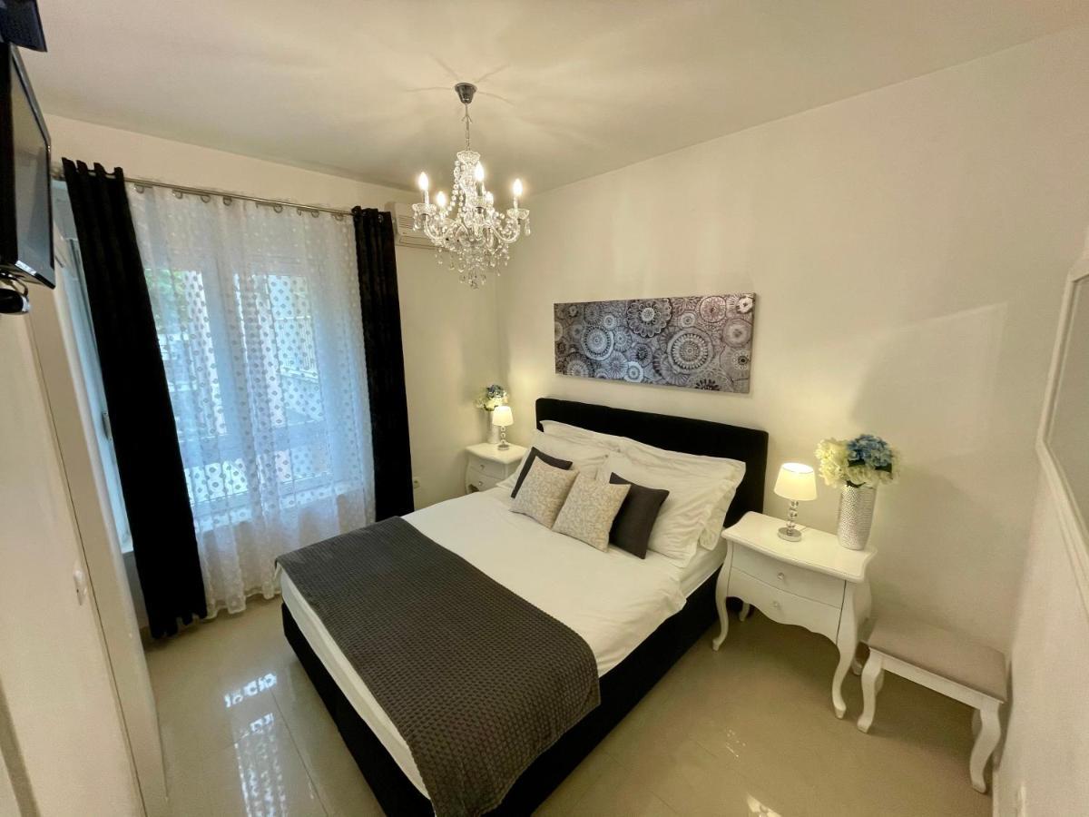 Central Square Guest House Zara Esterno foto