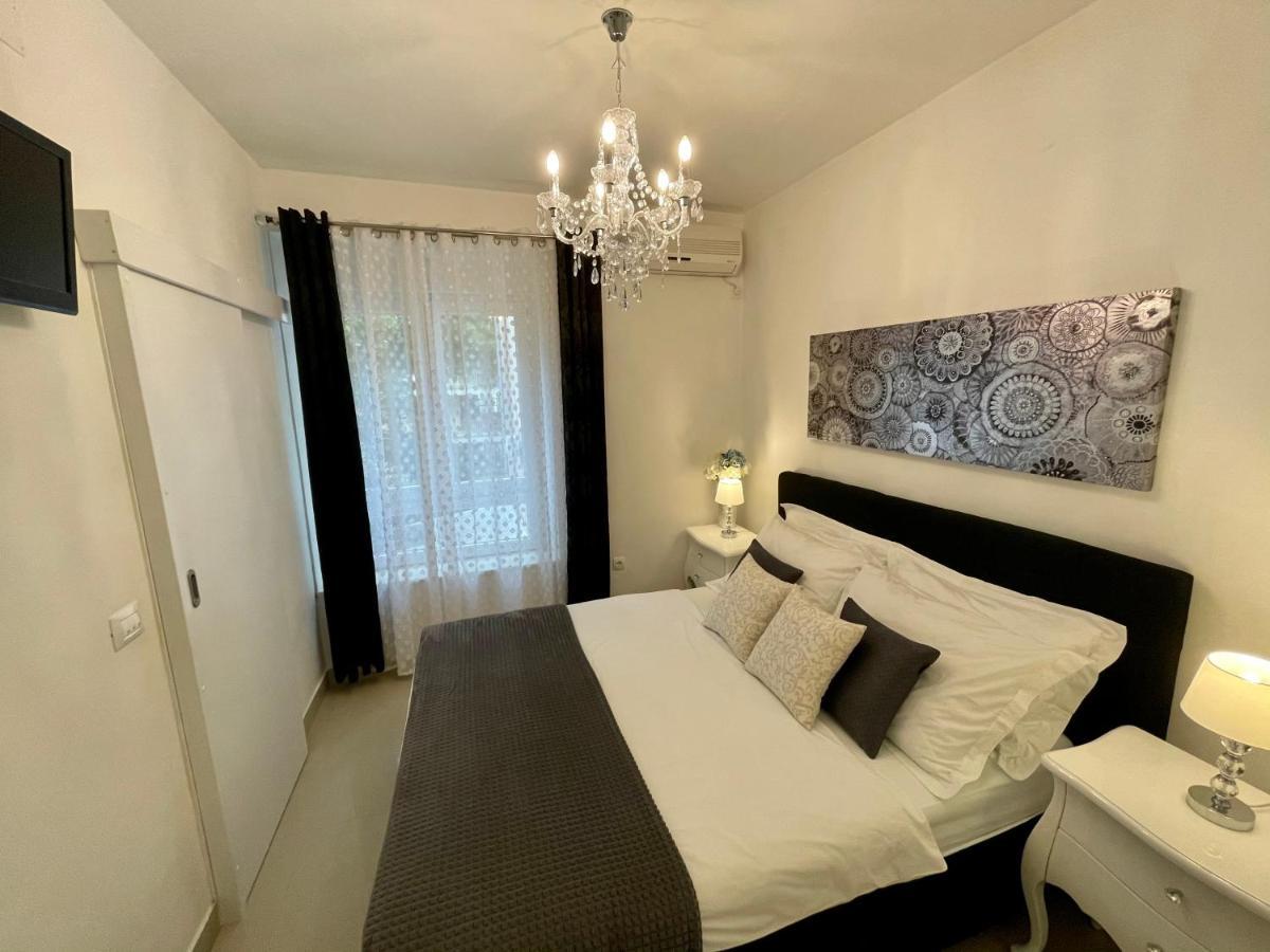 Central Square Guest House Zara Esterno foto