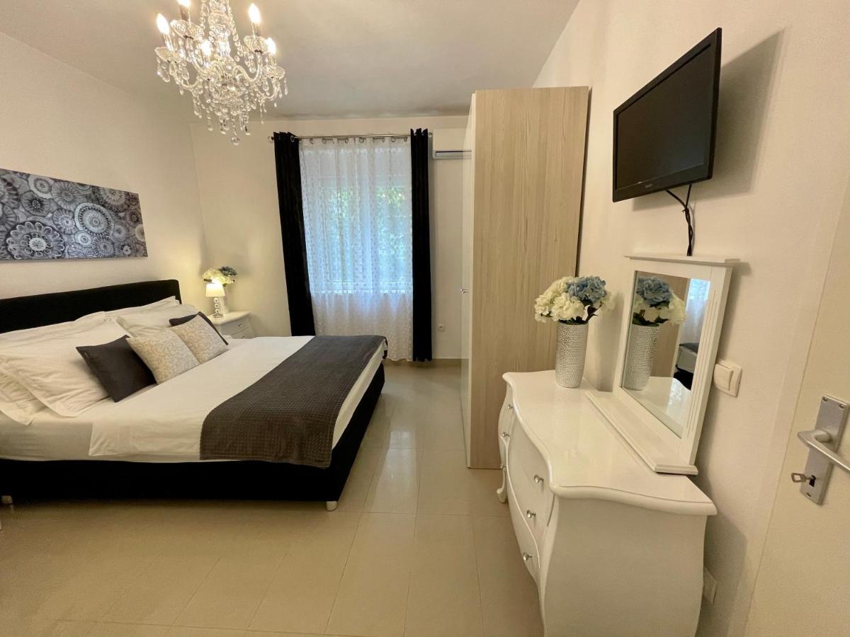 Central Square Guest House Zara Esterno foto