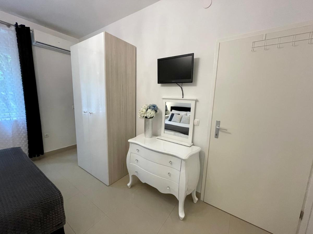 Central Square Guest House Zara Esterno foto