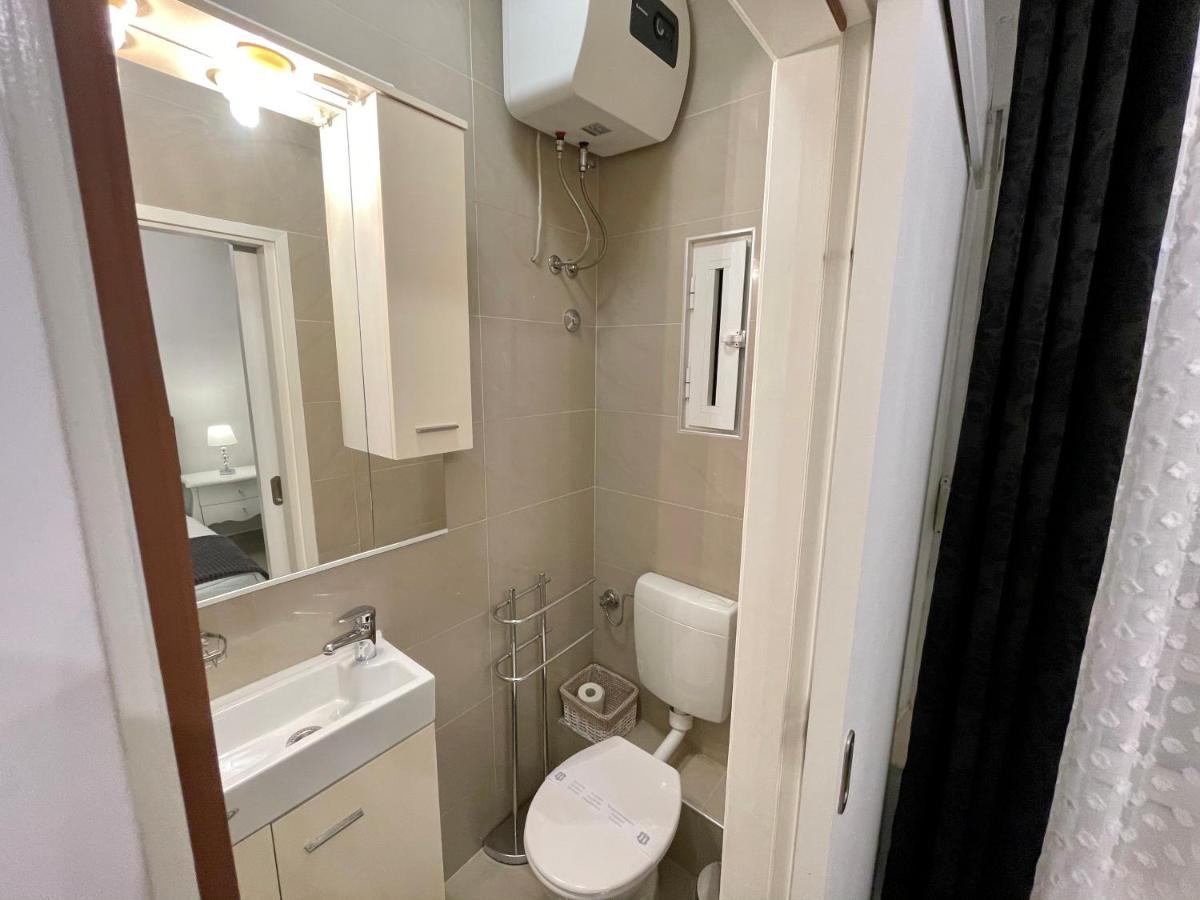 Central Square Guest House Zara Esterno foto